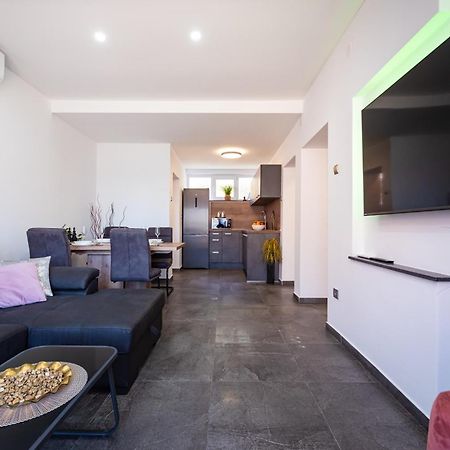 Kolovare Garden Oasis - First Row By Sea Apartment Zadar Exterior photo