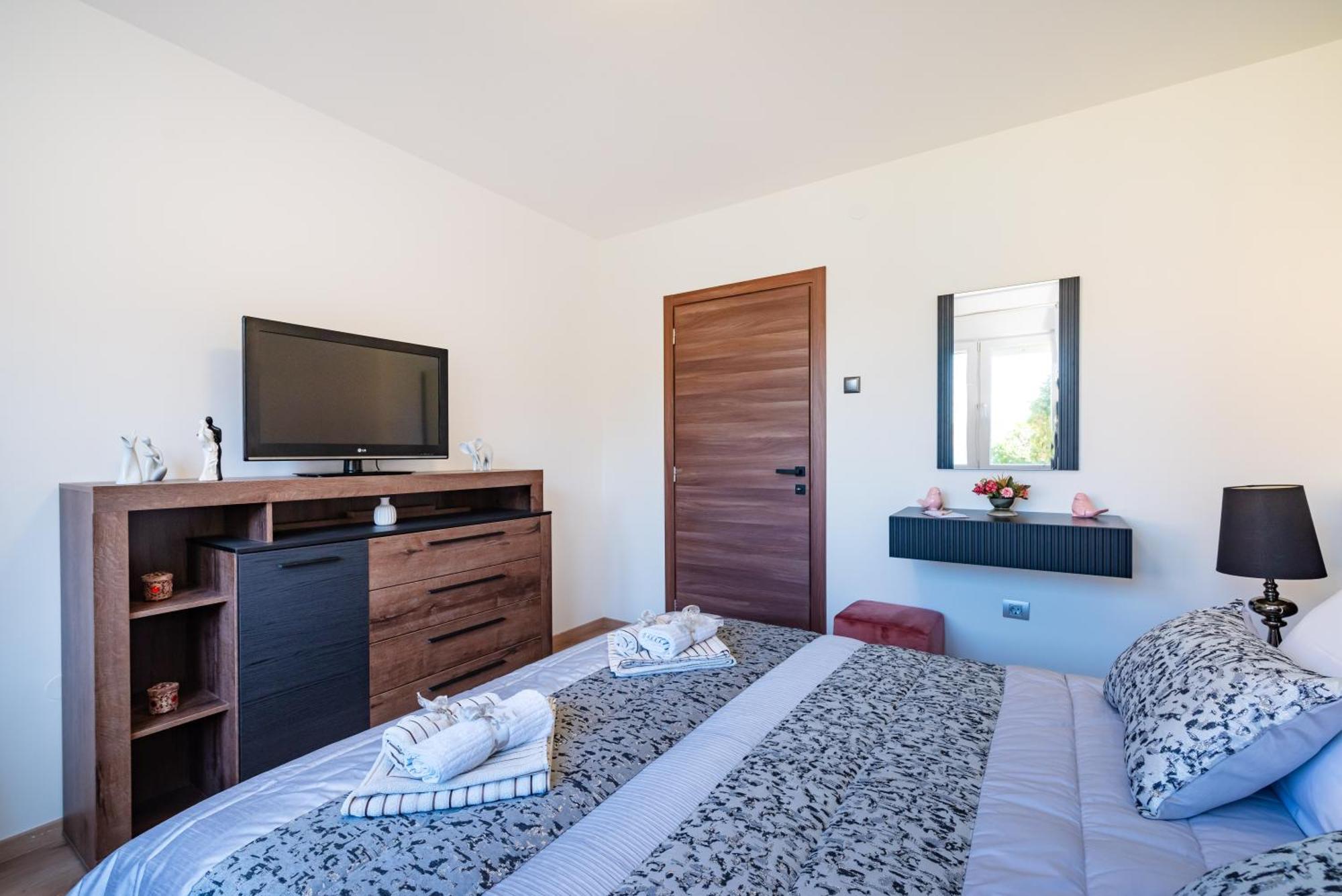 Kolovare Garden Oasis - First Row By Sea Apartment Zadar Exterior photo